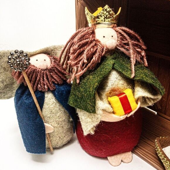Felted Plush Nativity Crèche 5 Pieces Christmas Decor - Picture 7 of 14